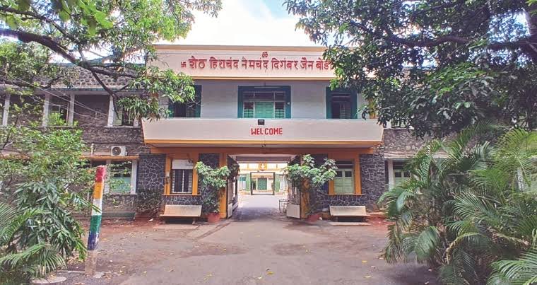 Charity Commissioner Orders “Status Quo” in Pune’s HND Jain Boarding Case; Temporary Stay on Property Transactions, Probe Ordered Into Temple Affairs