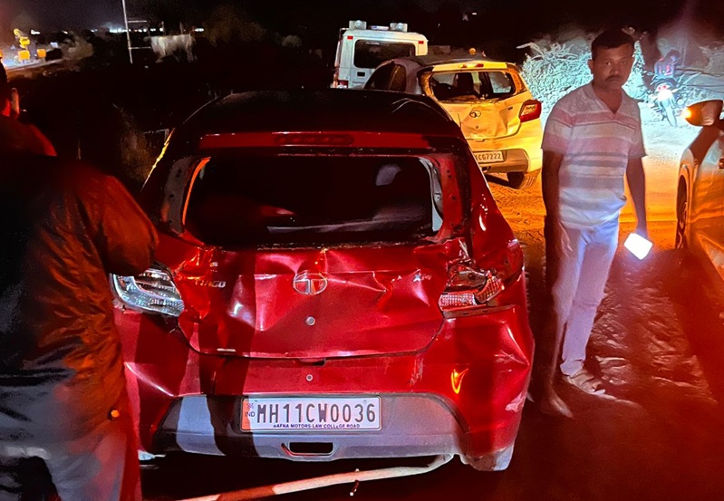 Truck Hits Six Cars on Satara–Pune Highway in Khambatki Ghat