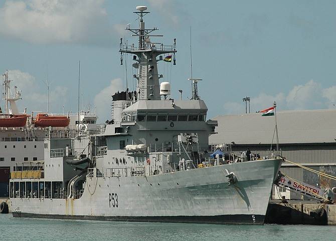 INS Savitri entered in Trincomalee