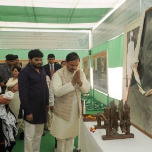 Mohan Se Mahatma Tak
