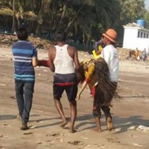 13 students drown