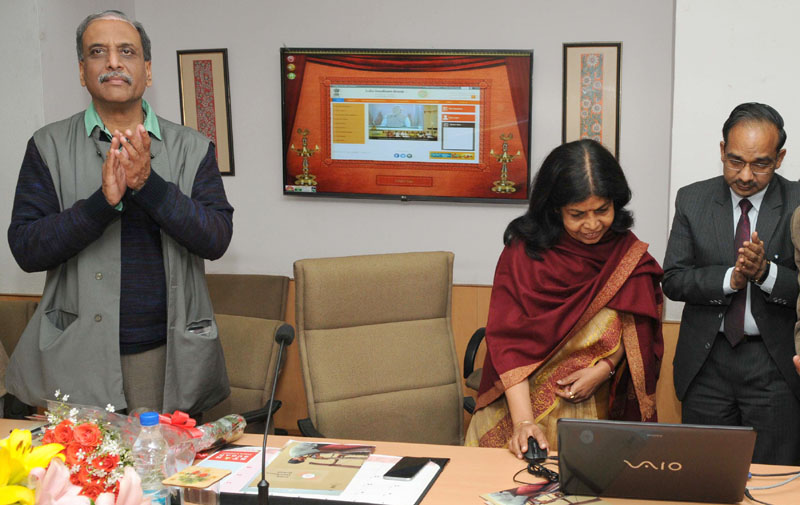 launching the website India Handloom Brand