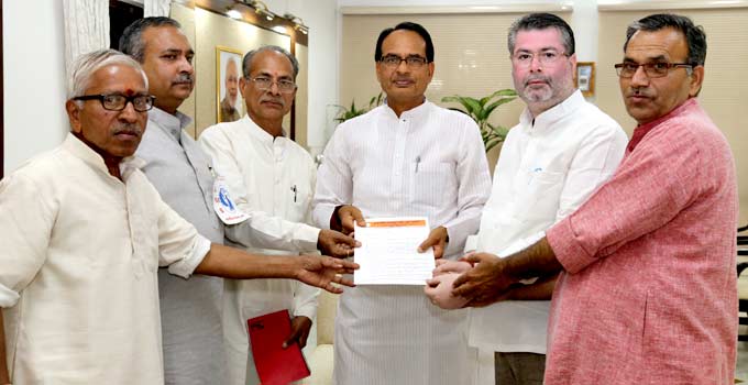 cm-meet-labour-delegation