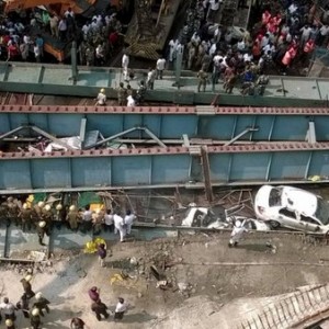 1flyover under construction collapses in Kolkata