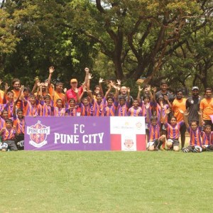 FC Pune with kids