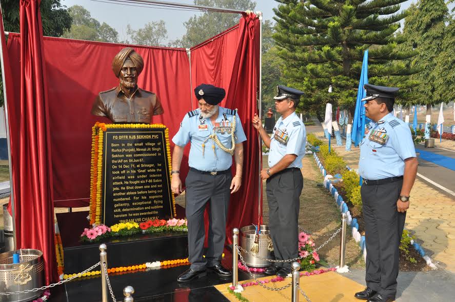 unveiling-of-bust-of-flying-officer-nirmal-jeet-singh-sekhon-pvc-at-nda