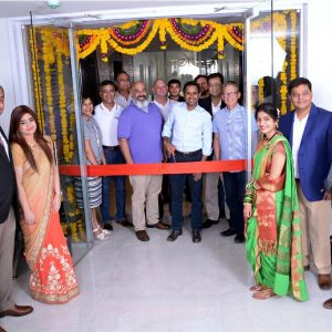 salesify-ribbon-cutting-pic-103568394..jpeg