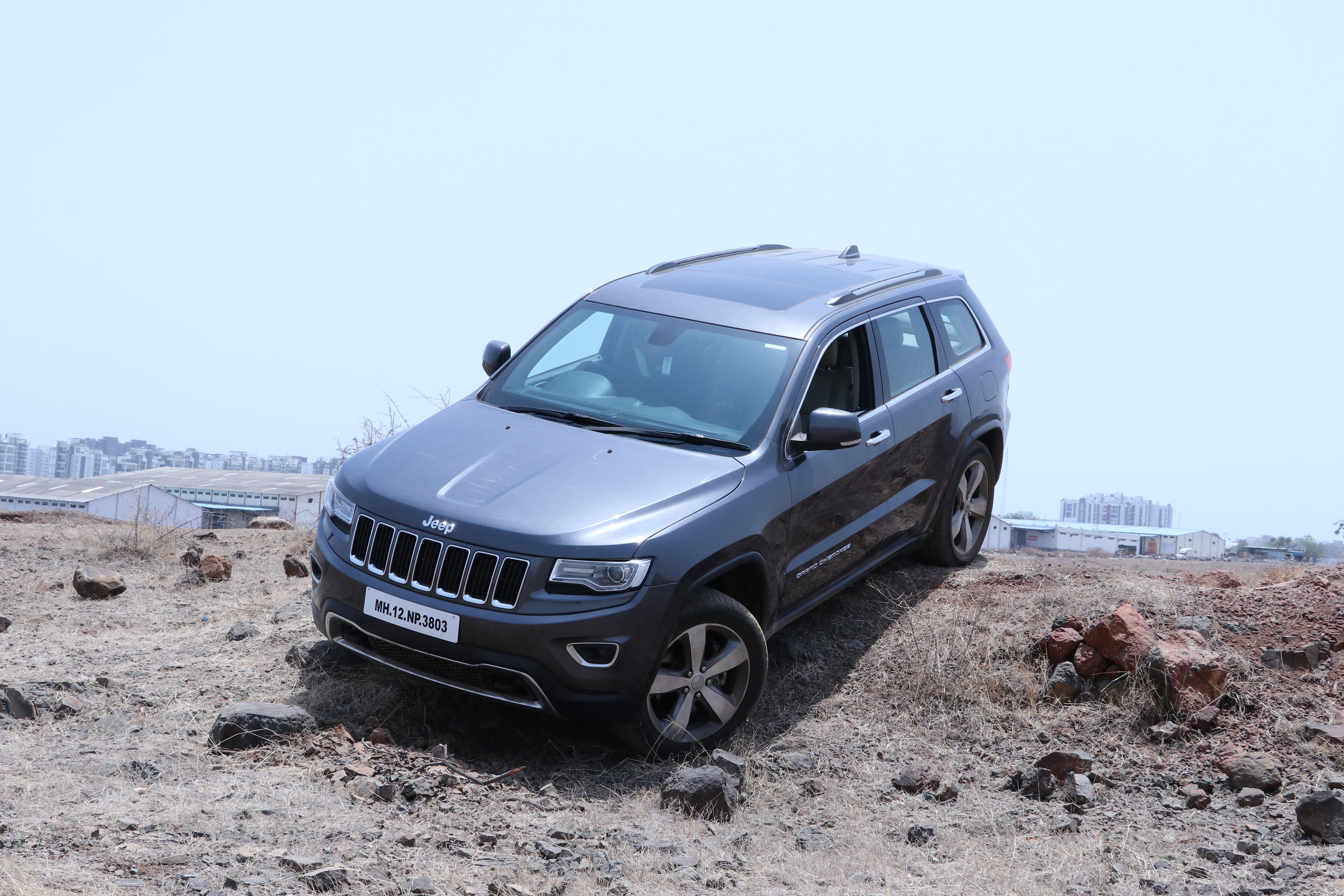 Grand-Cherokee-Camp-Jeep-Pune.jpg