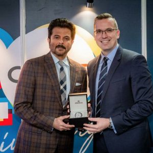 anil-kapoor-with-clobal-ceo-of-qnet1318473100..jpeg