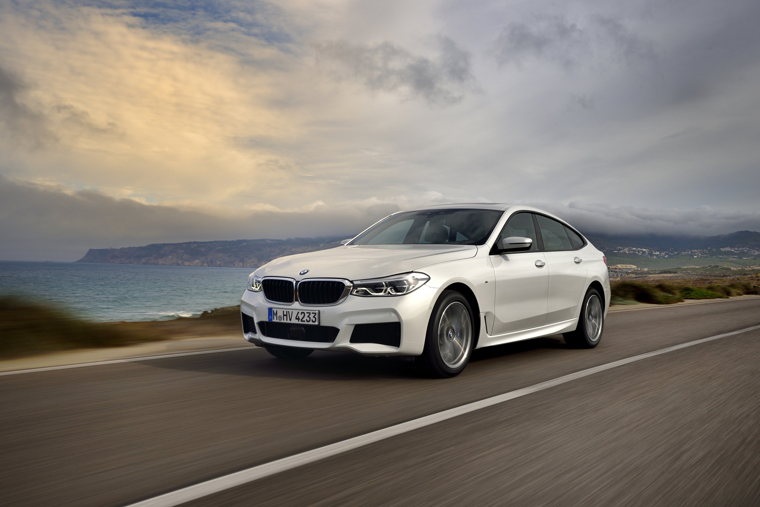 01-The-first-ever-BMW-6-Series-Gran-Turismo.jpg