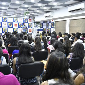 Mahesh-Limaye-with-TTA-students.jpg