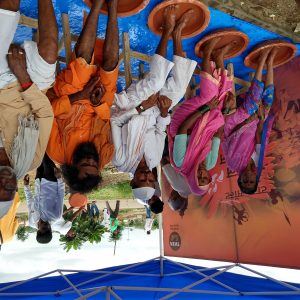 Tata-Salt-offers-salt-water-foot-therapy-to-warkaris-on-their-arduous-pilgrimage-to-Pandharpur.jpg
