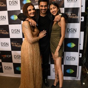 3.-Deepshikha-Nagpal-with-husband-Suryansh-Arora-during-Deepshikhas-Single-Launch-KYA-HUA-TERA-WADA-DSC_6985.jpg