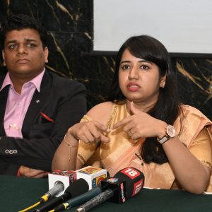 Manohar-Jagtap-with-Smita-Shitole-at-the-Press-Conference.JPG