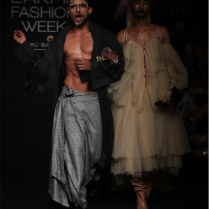 Prateik-Babbar-for-Chola-for-Lakme-Fashion-Week-Winter-Festive-2018.png