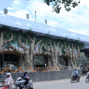 Principal-Pune-creates-one-of-the-largest-flyover-art-installations-in-India.JPG