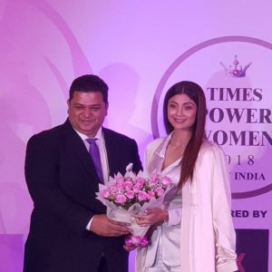 Vinay-Aranha-with-Shilpa-Shetty-Kundra.jpg