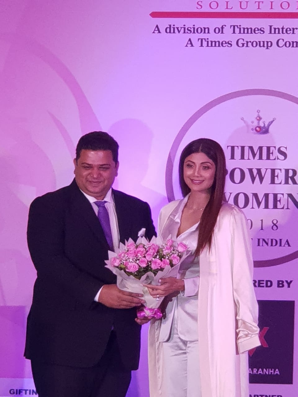 Vinay-Aranha-with-Shilpa-Shetty-Kundra.jpg