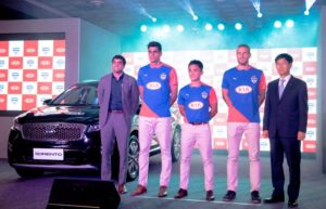 L-R_Mr. Parth Jindal - CEO, Bengaluru Football Club, Mr. Gurpreet Singh, Mr. Sunil Chhetri, Mr. Eric Paartalu & Mr. Kookhyun Shim - MD & CEO, Kia Motors India