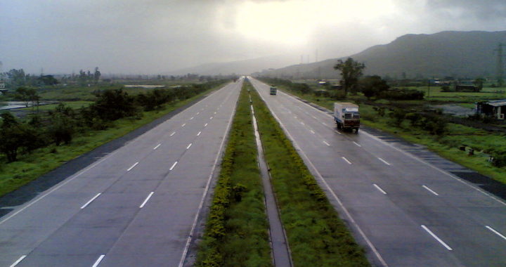 Mumbai Pune Expressway