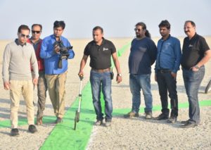 pic2-Glenmark attempted to create a Guinness World Record for longest air pollution awareness ribbon at Sambhar Lake, Rajasthan
