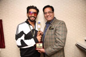 1a. Raju Manwani with Ranveer Singh