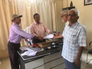 HJS-delegation-handing-over-memorandum-to-Principal-of-Navodaya.jpeg