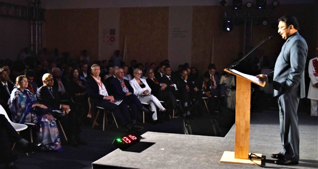 Hon-Governor-3.jpg