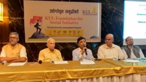 (L-R) Vivek Atre, Dr. Vasudev Barve, Lalitkumar Jain, Nitin Ghole & Abhay Math
