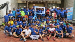 SANJAY PANDEY AND AMAR UPADHYAY WITH PARTICIPANTAS OF CYCLATHON