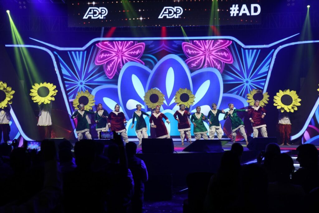 Employees of ADP India presenting their performance in innovative manner during ADP’s 20th Company day celebrations in Pune 1