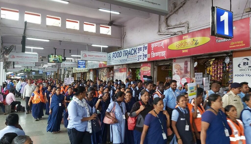 Pune railway station staffs
