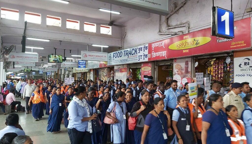 Pune railway station staffs