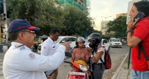 Pune Traffic Police gave discount coupon to these people today