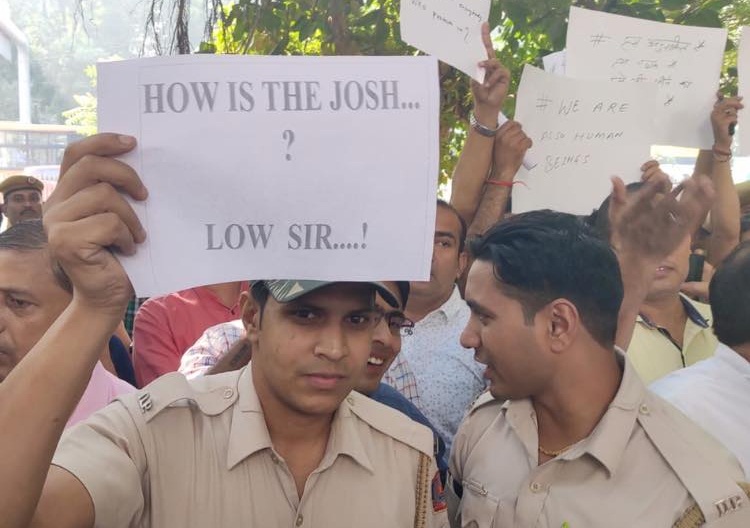 Delhi Police vs Lawyer fight