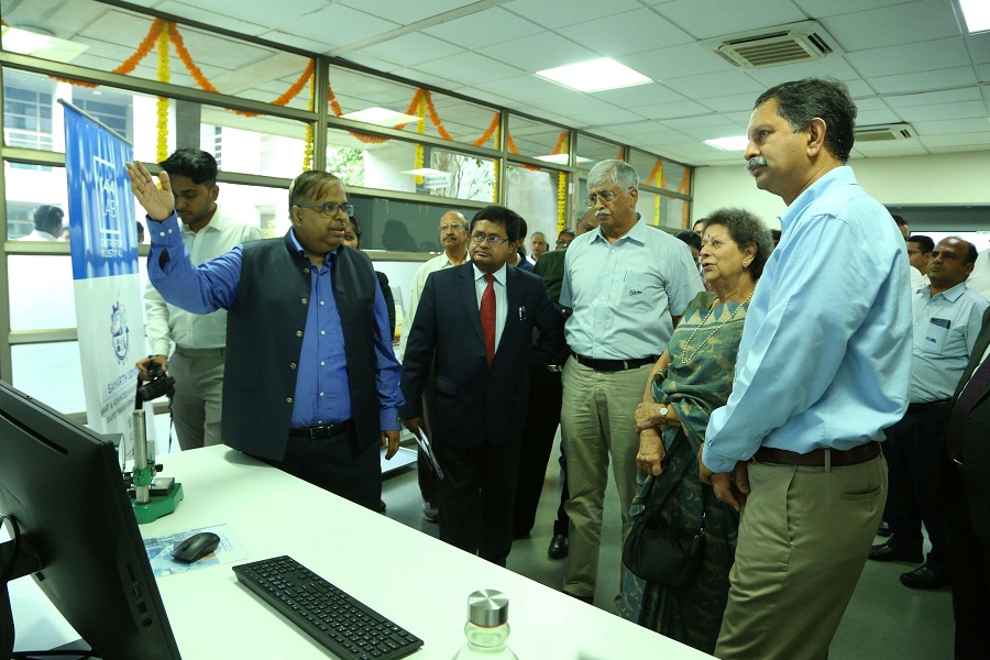 Industry 4.0 lab - SUMAN - (Sustainable Universal Manufacturing Augmented Node) inaugurated at KIAMS, Pune. (L-R)- Dattatraya Navalgundkar, Pankaj Roy Gupta, R. R. Deshpande, Suman Kirloskar and Atul Kirloskar.