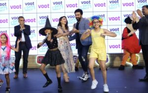 Soha Ali Khan & Ashish Chaudhary dancing