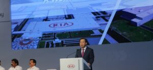 Mr.-Han-Woo-Park-President-and-CEO-of-Kia-Motors-Corporation.jpg