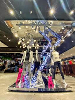 SHOPPERS STOP