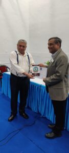 H.P. Srivastava (R) recieving Achievers Award at the hands of Air Chief Marshal P.V. Naik.