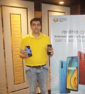 Impage _1Madhav Sheth, Vice President, realme and Chief Executive Officer, realme India at realme launches in pune (2)