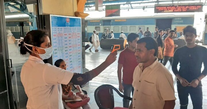Indian railway checking passenger Coronavirus