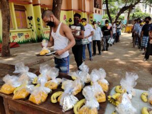 Meals-cooked-in-Sadhu-Vaswani-Ashram-are-served-to-the-needy-ones.jpeg