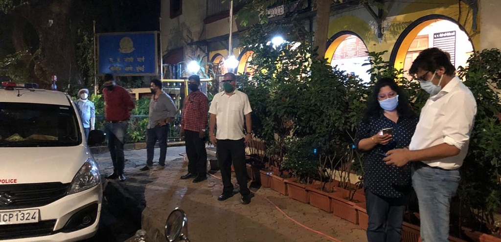 Arnab Goswami and his wife at NM Joshi Marg Police station in Mimbai today.