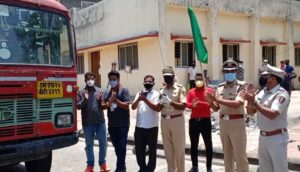 Vishrantwadi Police make arrangements for migrants to reach their home safely