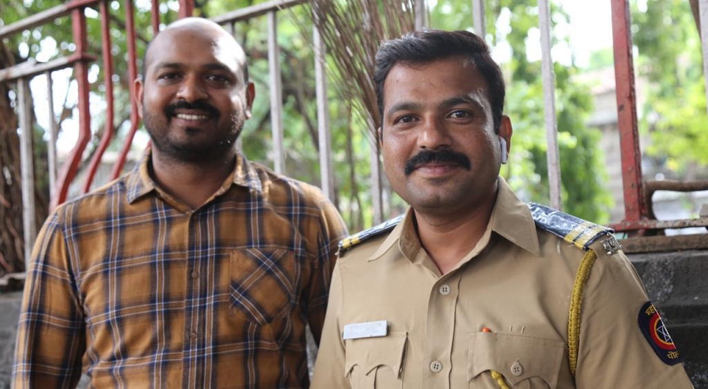 Police Naik Kiran Barde, Machhindra Dhapse