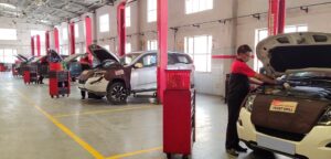 Mahindra Service Centre.