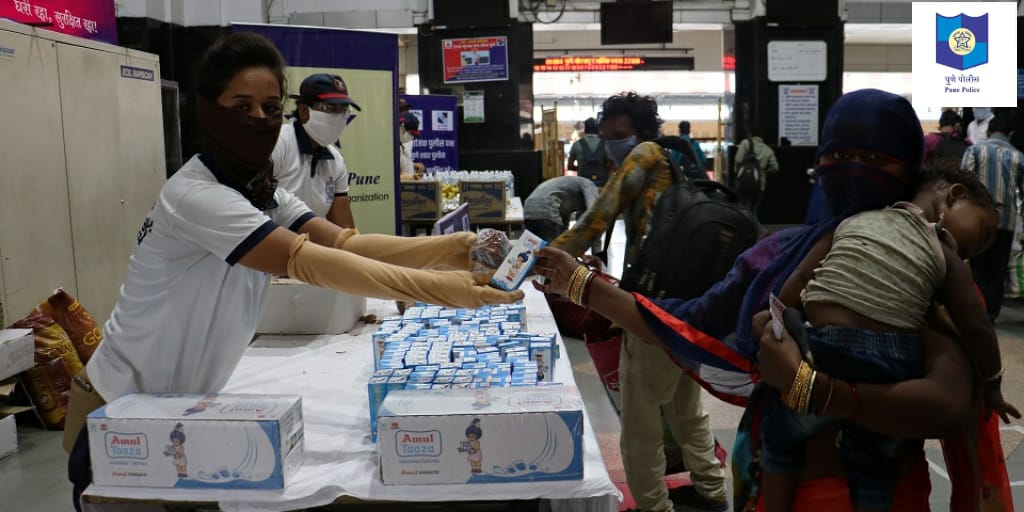 Pune Police Social Policing Cell helps need during lockdown.