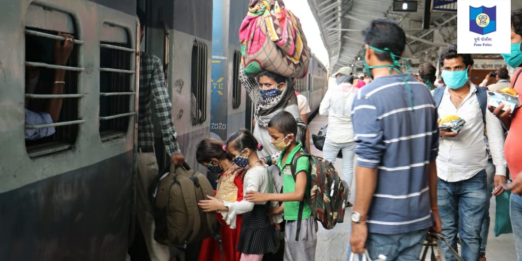 People leaving from Pune railway station.