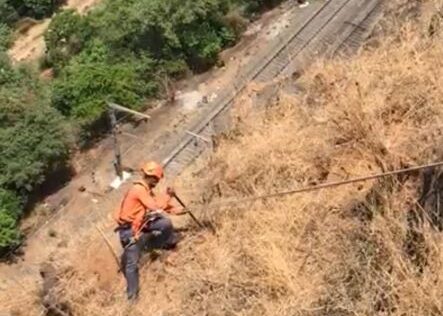 Hill Gangs of Central Railway’s ensure the safety of passengers